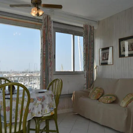 Marine 1 Apartment *